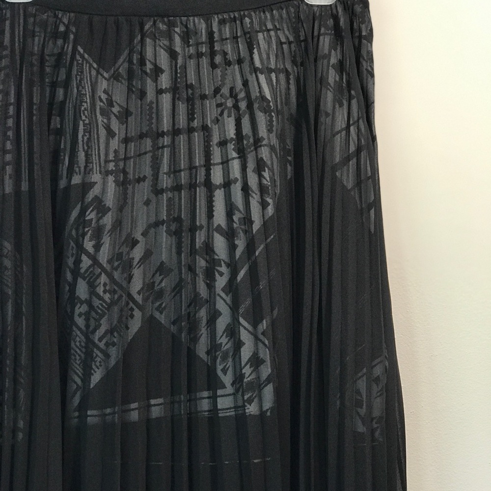 Guess Maxi skirt
